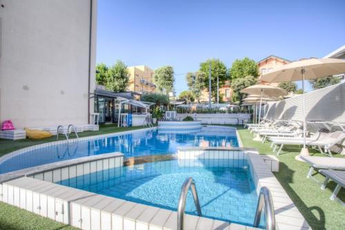 Hotel Ferretti Beach