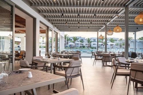 Hotel Porto Bello Beach