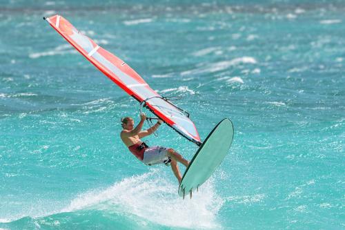 Surfista v Grecotel Meli Palace