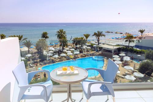 Hotel Vrissaki Beach