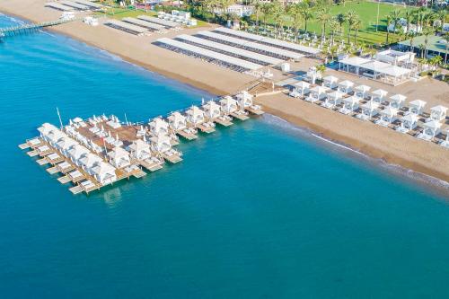 Pláž pri Titanic Beach Lara