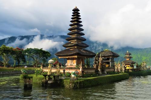 Jáva & Bali - od sopiek po pláže