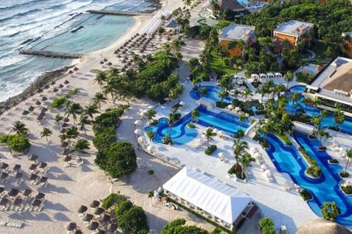 Hotel Bahia Principe Luxury Akumal - pohľad z hora