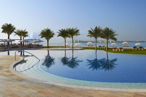 Bazén v hoteli Waldorf Astoria Dubai Palm Jumeirah