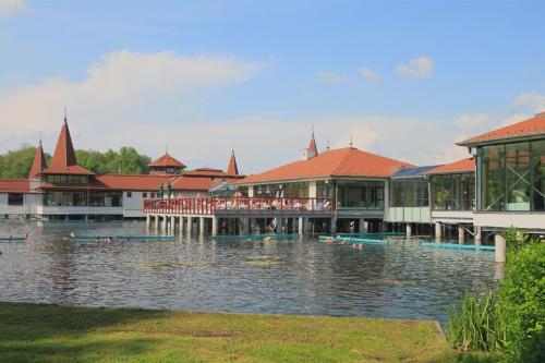 Deň zážitkov v Hévíze a Keszthelyi, poznávací zájazd