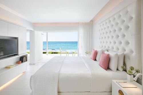 Izba v Grecotel Lux Me White Palace