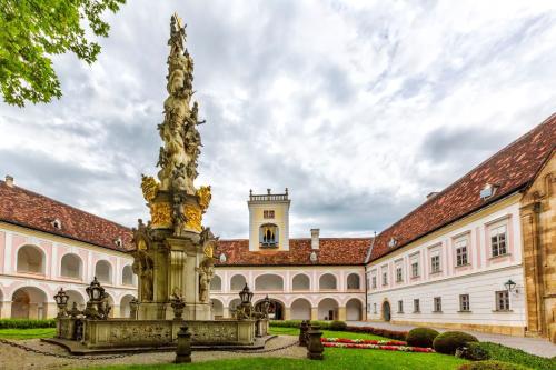 Heiligenkreuz, poznávacie zájazdy, Rakúsko