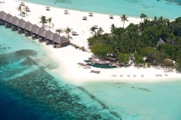 Pohľad na domčeky na pláži s priamym vstupom do mora