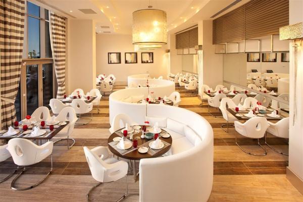 Stolovanie v hoteli Kaya Palazzo Golf Resort