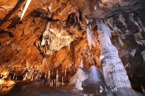 Jaskyňa Punkva a priepasť Macocha