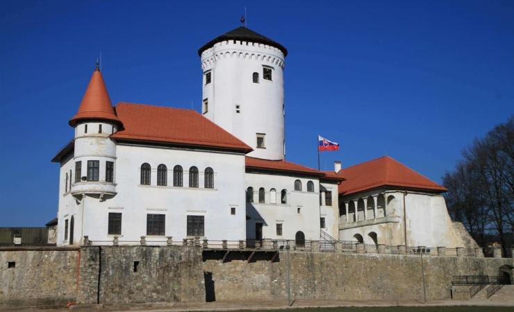 Vzácne klenoty Žilinského kraja- Vlkolínec, Likava, Budatín, poznávací zájazd