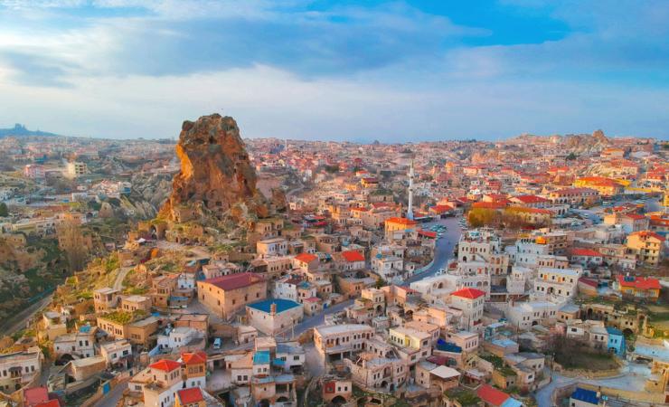 Turecko - Cappadocia krajina balónov a prírodných komínov