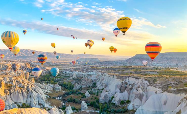 Turecko - Cappadocia krajina balónov a prírodných komínov