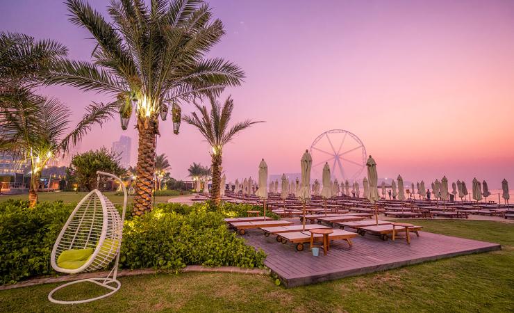 Večerný areál v hoteli Rixos Premium Dubai