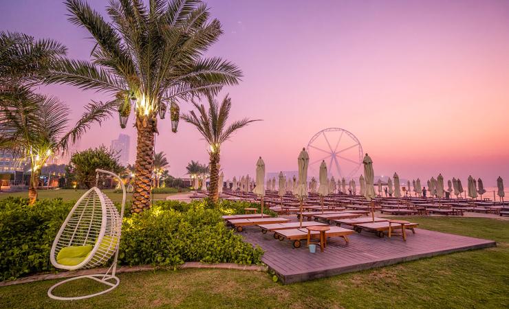 Večerný areál v hoteli Rixos Premium Dubai