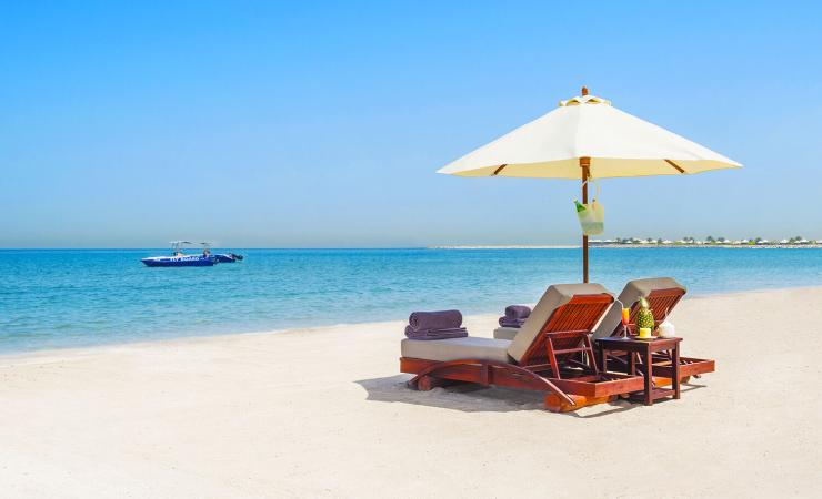 Pláž pri Waldorf Astoria Ras al Khaimah