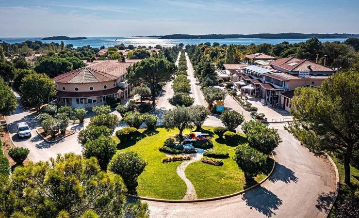 Rezort Bi Village