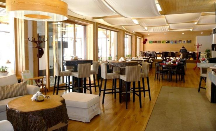 Kaviareň, hotel Toliar, Štrbské Pleso