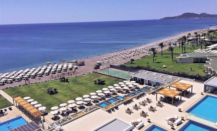 Pláž a areál hotela Amada Colossos Resort