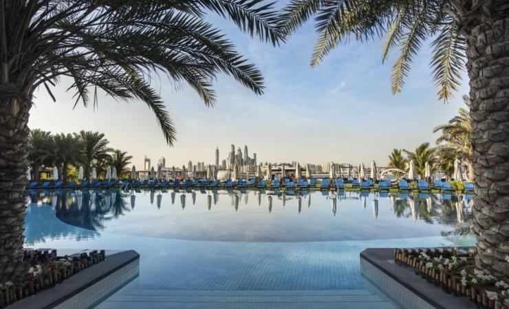 Pohľad na bazén hotela Rixos The Palm Dubai