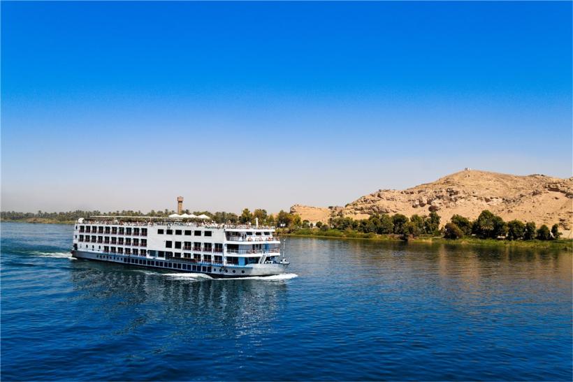 Plavba na výletnej lodi po rieke Níl v Egypte