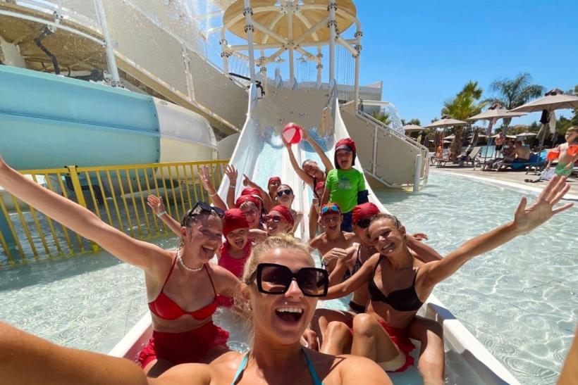 Zábava so slovenskými animátormi Planet FUN klubu na šmykľavke na Rodose