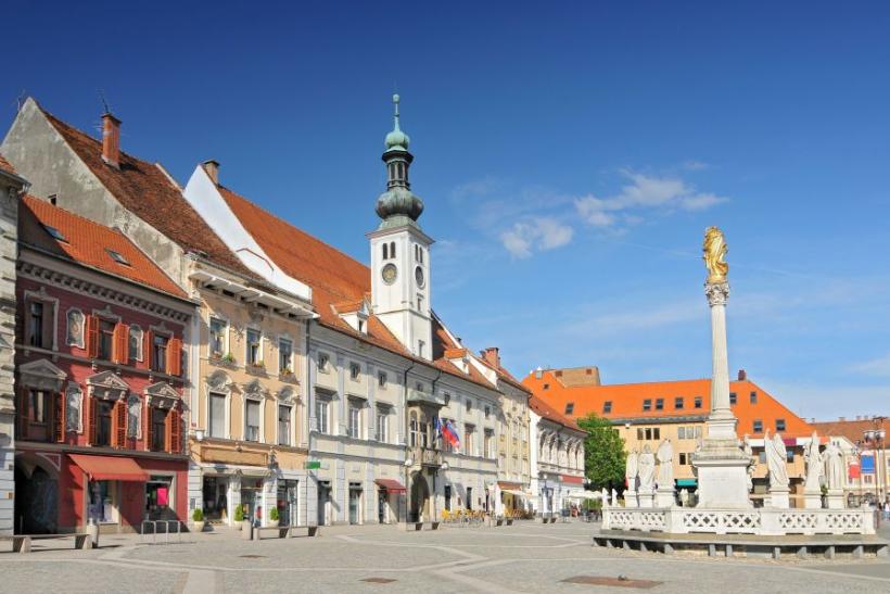Radnica a morový stĺp v Maribore