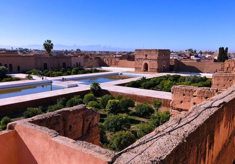 Hradby v starom meste s bazénom a záhradami v Marrákeši. Maroko. Foto: unsplash.com