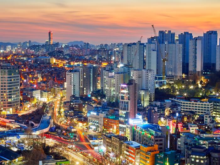 Vysvietený Seoul. Južná Kórea. Foto: unsplash.com