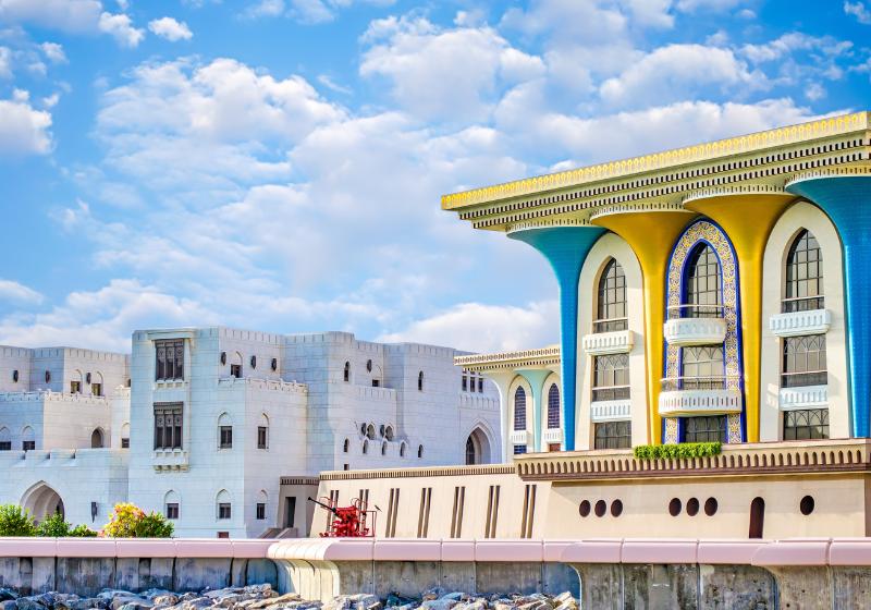 Sultánsky palác Al Alam, Muscat, Omán. Foto: adobe.com