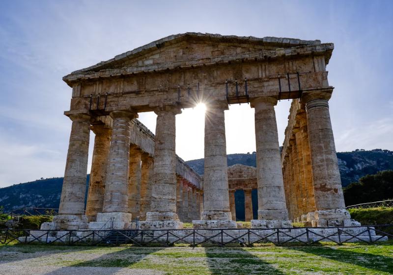 Dórsky chrám v Segeste na Sicílii.